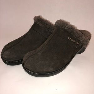 Croc’s Ladie’s Clogs Slip-ons. Size 9. Like new